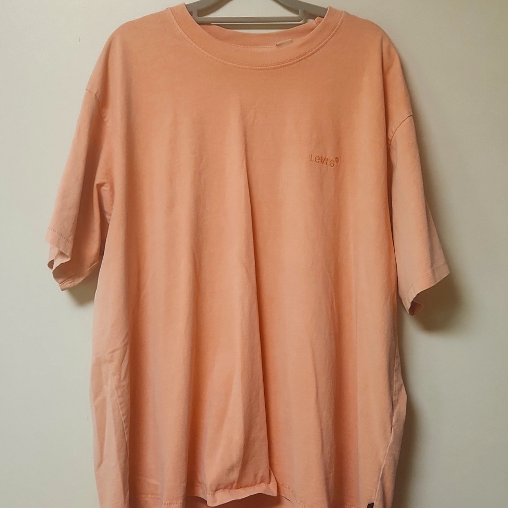 NWOT Mens Levi's Tee Shirt